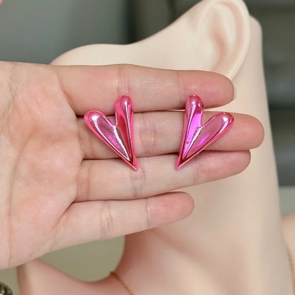 💕 Pink Heart Earrings - Picture 8 of 10